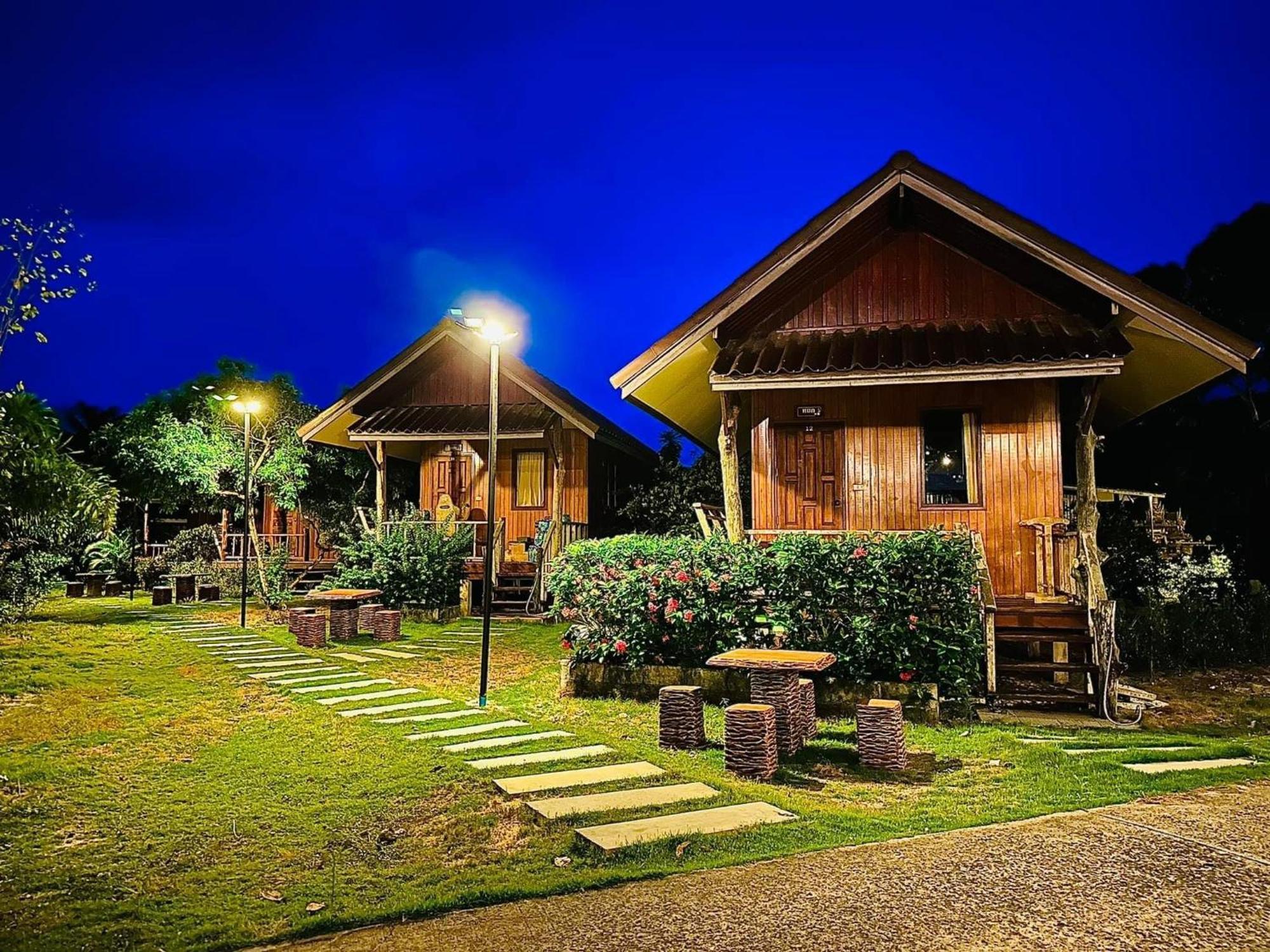 Bann Klong Jao Homestay Ko Kut Exterior photo